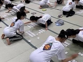 【画像】 JKカルタ、エ□すぎて草
