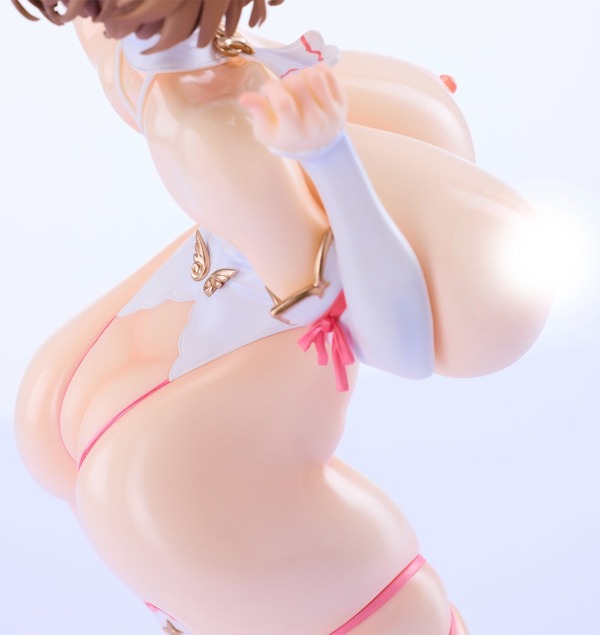 【画像】服をキャストオフするとおっぱいが垂れ下がるリアルなエロフィギュア