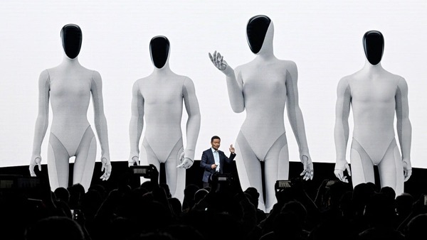 【動画】 中国、とんでもないドスケベヒューマノイドロボットを発表する