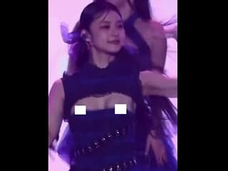 【動画】 アイドルがライブ中に乳首ポロリ放送事故ｗｗｗｗｗｗ
