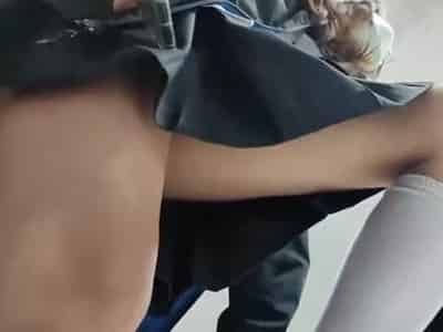 【盗撮】男子高校生、こうすればクラスの女子の下着が見放題になる事に気づいてしまう