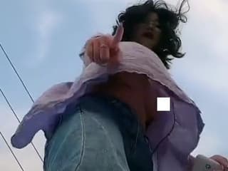 【B地区事故】 動画生配信中に乳首が映っちゃった素人の恥ずかしすぎるハプニングまとめｗ