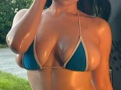 新人女子大生グラドル小野たまりのボディがたまらん