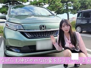 【動画】カーディーラーYouTuberさん、中古車の紹介でパンチラしちゃう