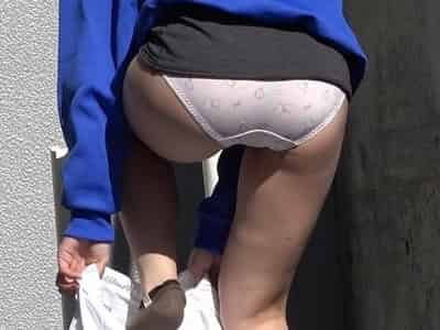 【画像あり】ジャージ姿の女性さん、競技場でお着換えしてしまう