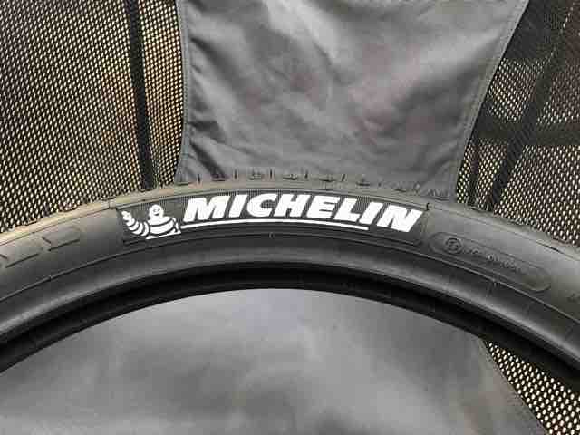 タイヤ交換ホワイトレター On The Road Again