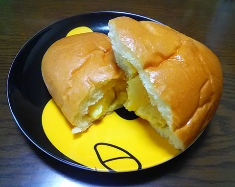 クリームパン04