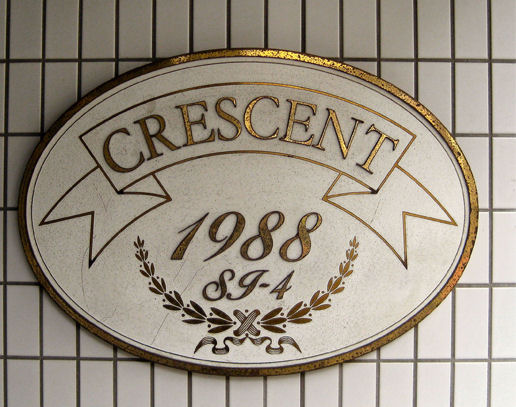 crescent000b