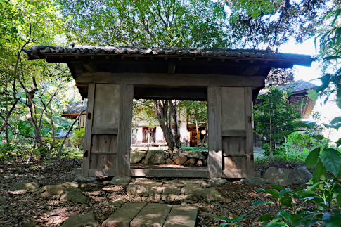 所沢市、柳瀬荘 tokorozawa_yanasesou_mon