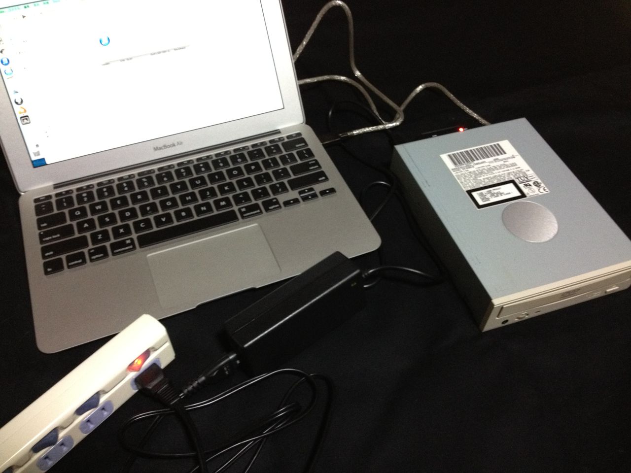 古いパソコンから光学ドライブを取り出しmacbook Airに使う Skr雑記