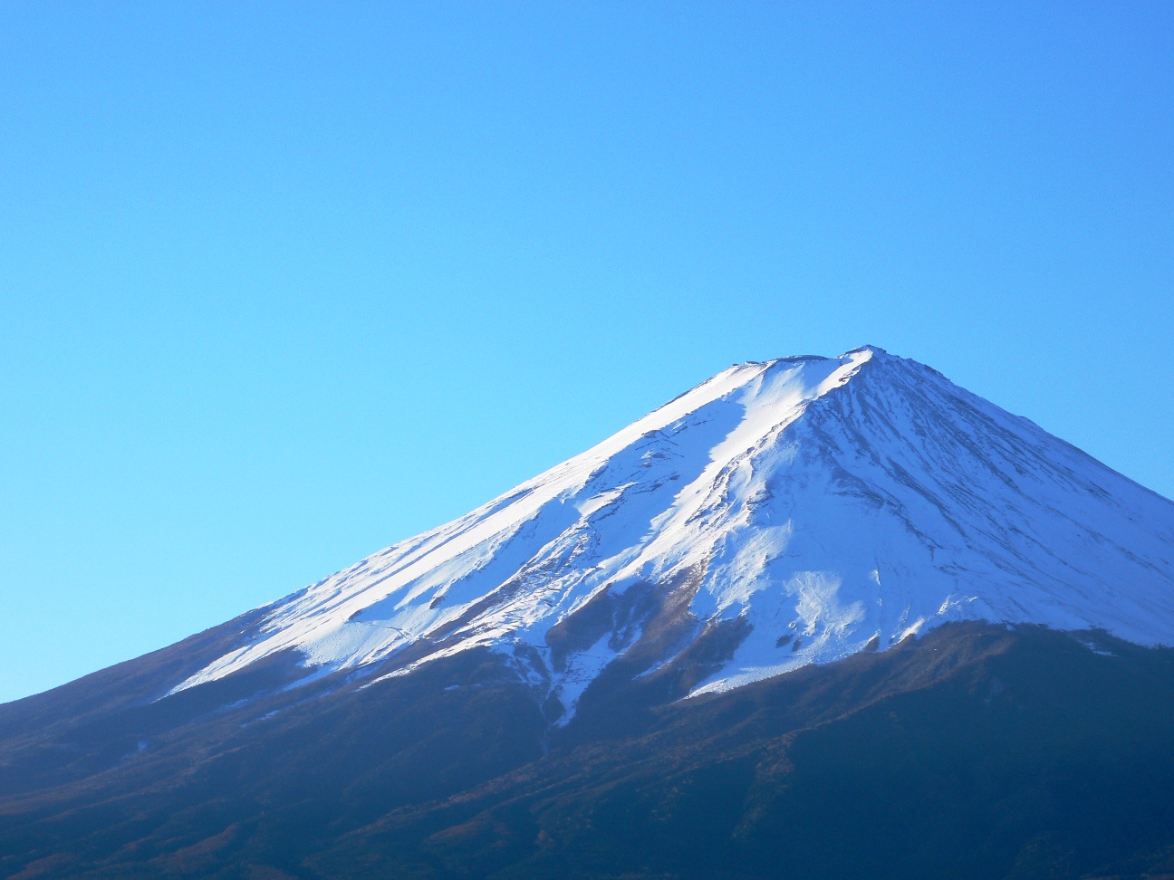 朝日を浴びて ３６５日毎日富士山