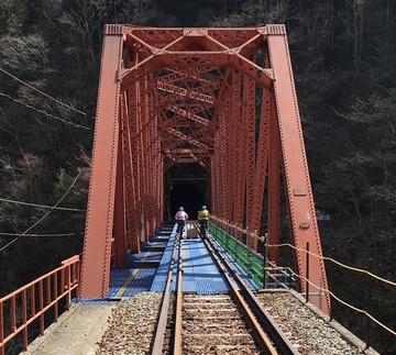 9404F85D-5699-4052-AC54-DF2A2E06035B