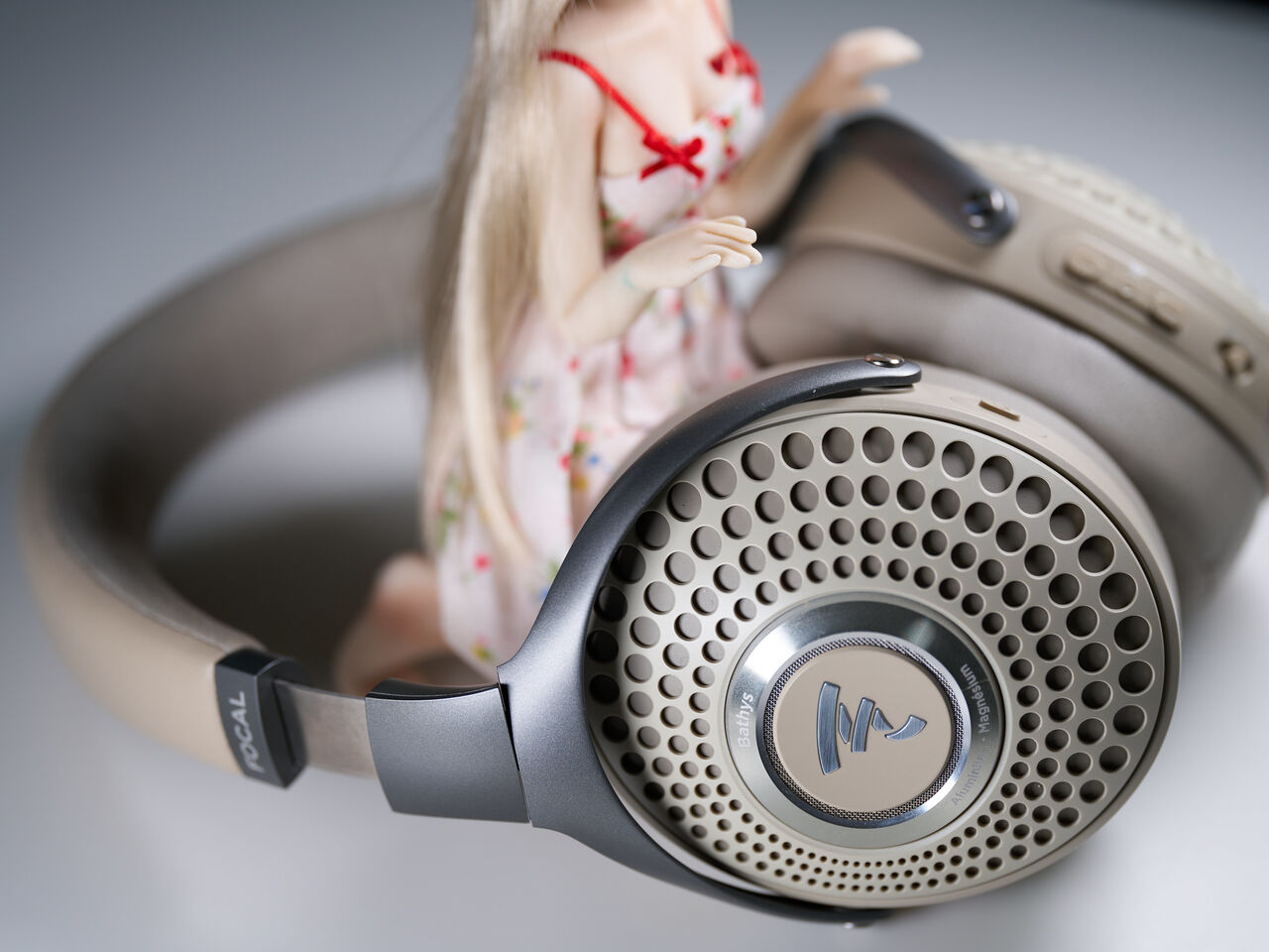 ヘッドホン FOCAL Bathys MG Focal Bathys MG Wireless Bluetooth ANC Headphones – Upscale