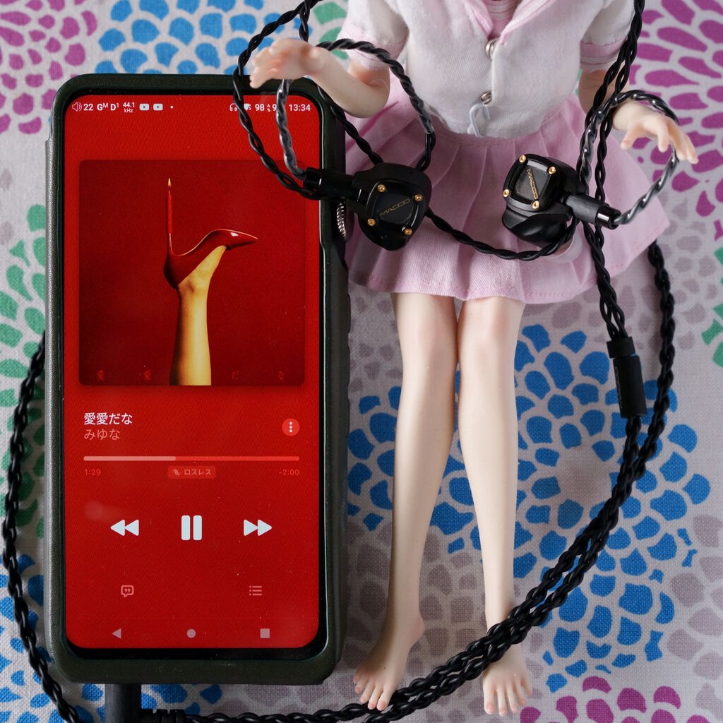 有線イヤホン稼働率とドール7姉妹 IV. Madoo Typ512 : iノススメ