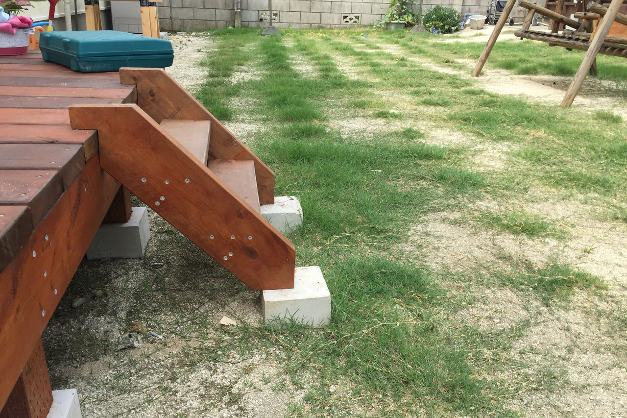 Diy 惰性で作ったウッドデッキ階段が案の定壊れたので直した 貧乏 性 サラリーマンのマイホーム建立物語