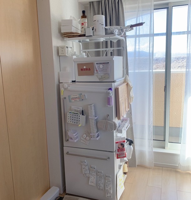無印良品】コンパクトキッチンに大型冷蔵庫。カスタマイズに戦っ 無印良品】コンパクトキッチンに大型冷蔵庫。カスタマイズに戦っ