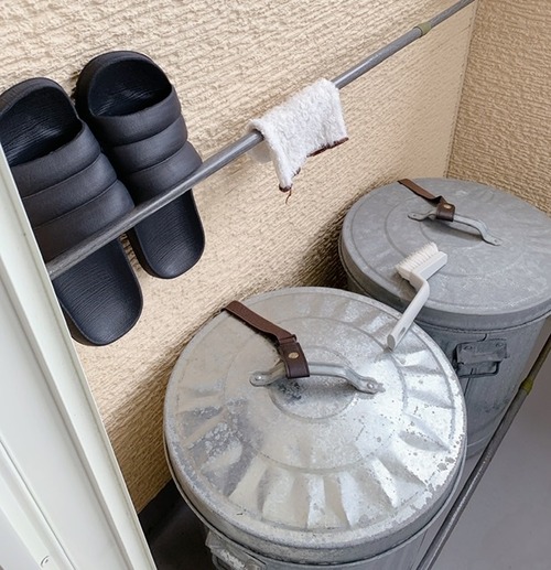 85DEC235-DF37-4242-888D-58195D70C309