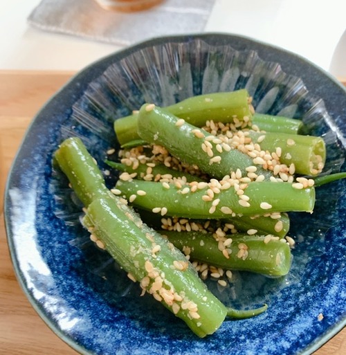 E150D667-0FFE-42C5-B2B9-244B57B02346