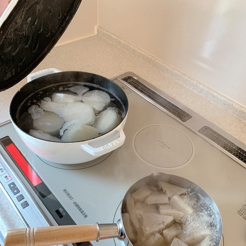 64545CF2-8914-4E35-8ADC-018D7A055E53