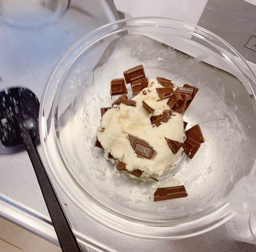 6AC7D257-2645-4915-BD32-7794F4FCCC36