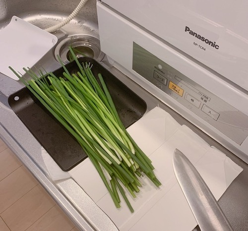 E6B400AE-6934-4EE4-9BA6-3A2080FF4F4D