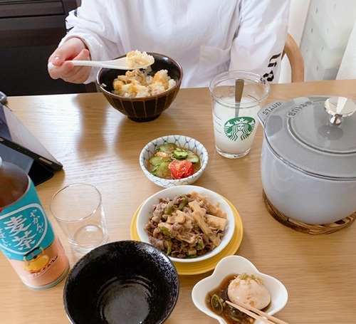 6151F533-9761-4C97-BDA6-3E73135CD036