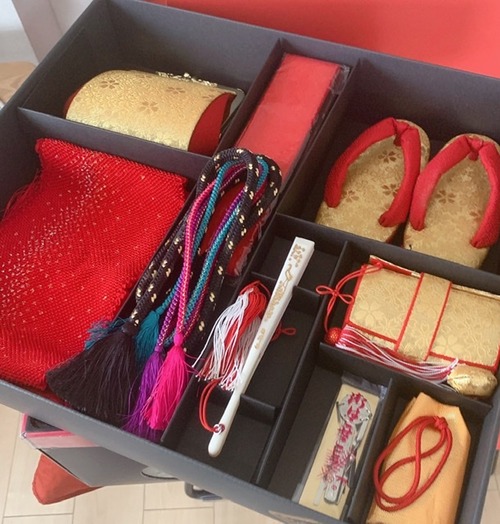 C8EB88F9-B2A4-4BAD-B169-59C5481B4F23