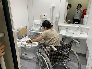 トイレへの移乗体験