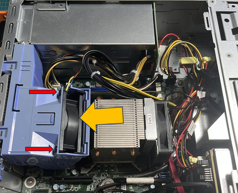 NEC Express5800/T110i-Sに取り付けられたDelta FFB0812SHファン