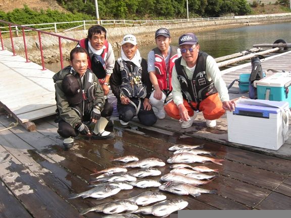 鳴門のうちの海で 徳永の筏での ふかせ釣り たいやき日記