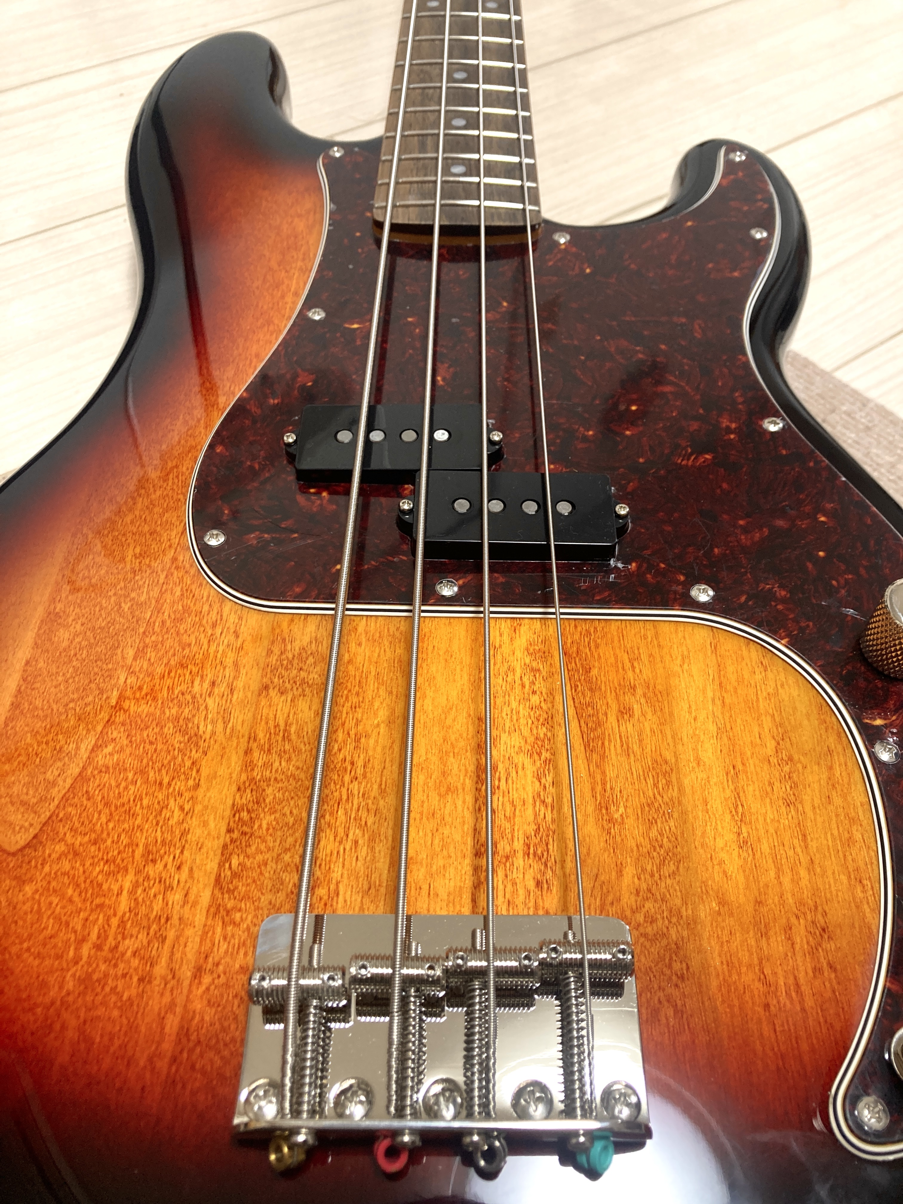 Squier Classic Vibe 60s Precision Bass をほめちぎる : はやしノート