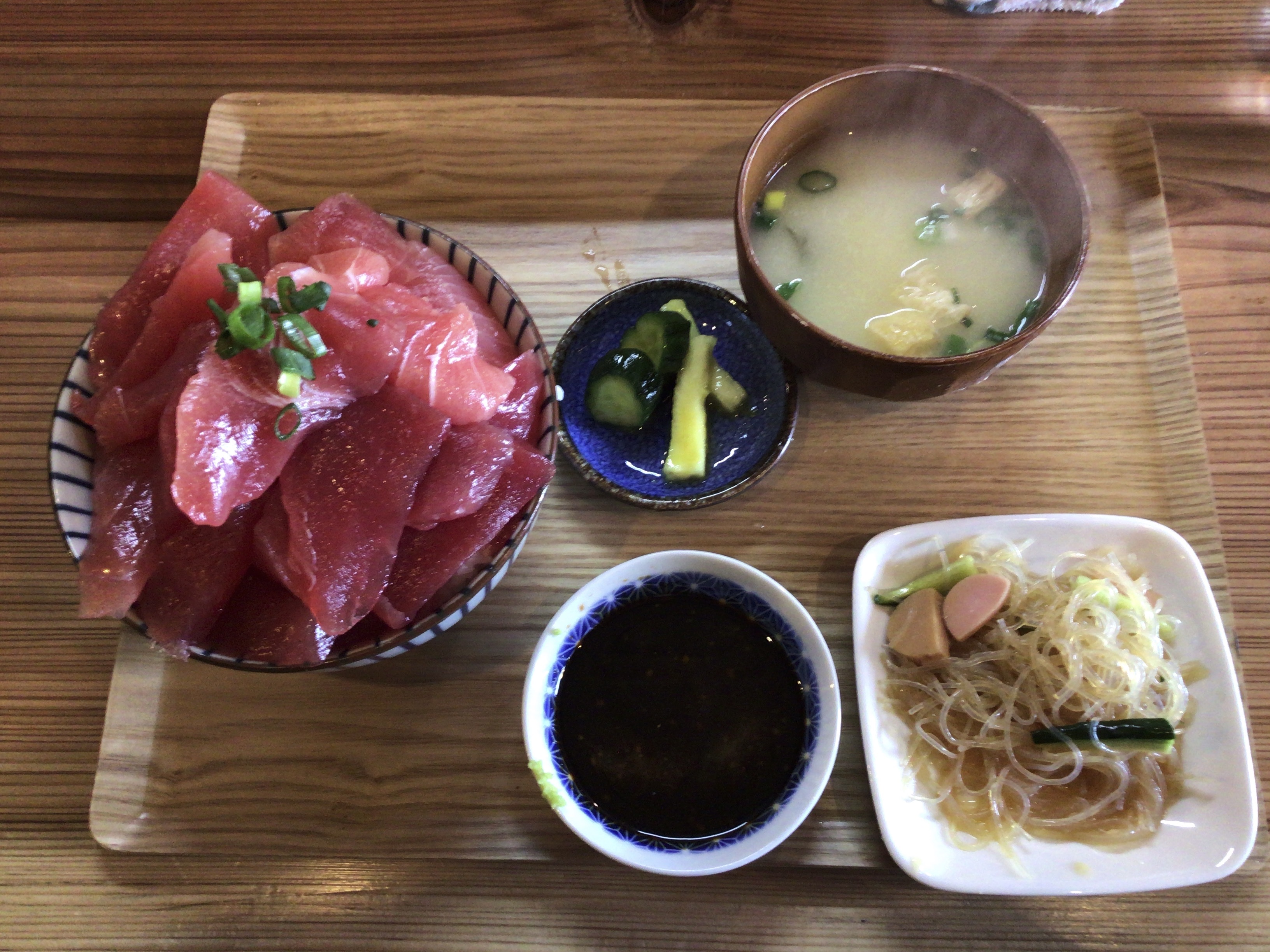 水日限定 健ちゃん食堂 海鮮丼 高松市瀬戸内町 うどんは別腹