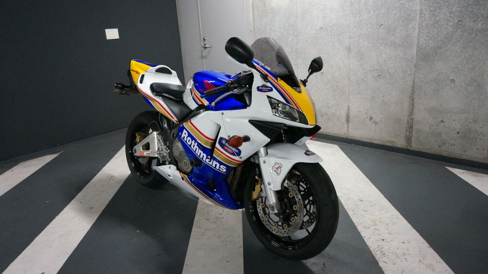 ホンダ CBR600RR ロスマンズカラー『バイク洗車 サービス』 : 秋葉原