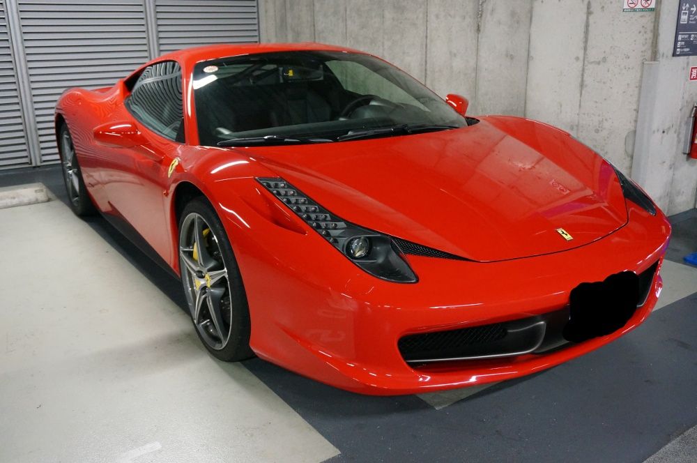 フェラーリ 458 イタリア 秋葉原ｕｄｘ駐車場バイク カーウオッシュ 秋葉原駅前で自動車 バイク洗車いたします