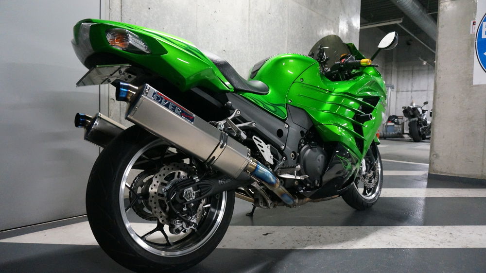 みどりの人さん カワサキ ZX-14R『バイク洗車サービス』 : 秋葉原