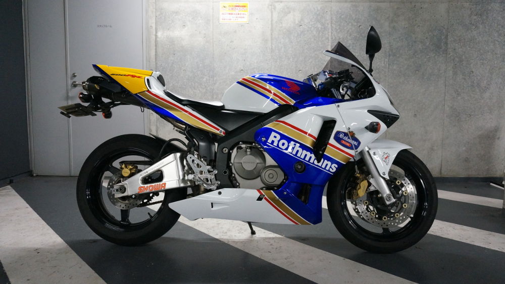 ホンダ CBR600RR ロスマンズカラー『バイク洗車 サービス』 : 秋葉原