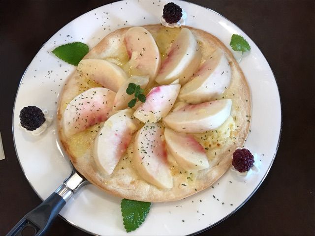 桃のパフェ食べに行ったら桃のピザに抱かれた ウエチンの煩悩日記