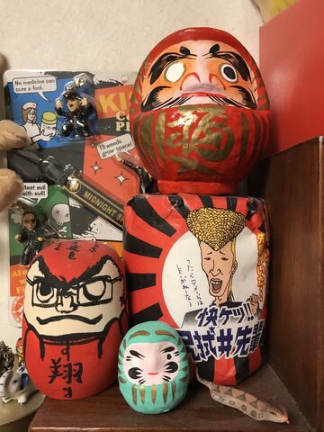 何ひとつ願掛けされていないダルマさんがひとつ ウエチンの煩悩日記 何ひとつ願掛けされていないダルマさんがひとつ ウエチンの煩悩日記