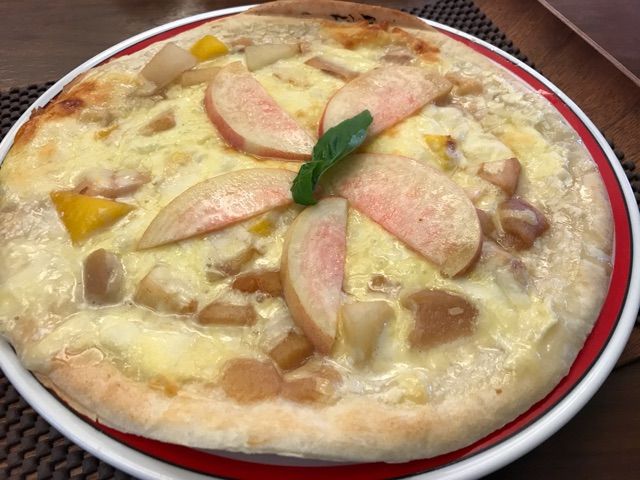 桃のパフェ食べに行ったら桃のピザに抱かれた ウエチンの煩悩日記