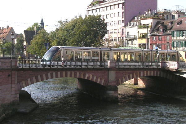 併用軌道の石積みアーチ橋ジオラマ その1 : 片腕な模型鉄の日々