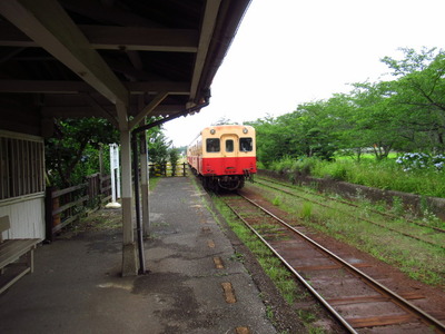 km121