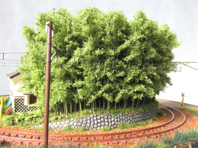100均の材料でNゲージスケールの竹林ジオラマを作る : 片腕な模型鉄の日々