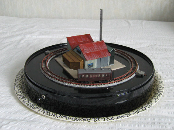 盆ジオ1号…小さな工場があるNゲージミニレイアウト : 片腕な模型鉄の日々