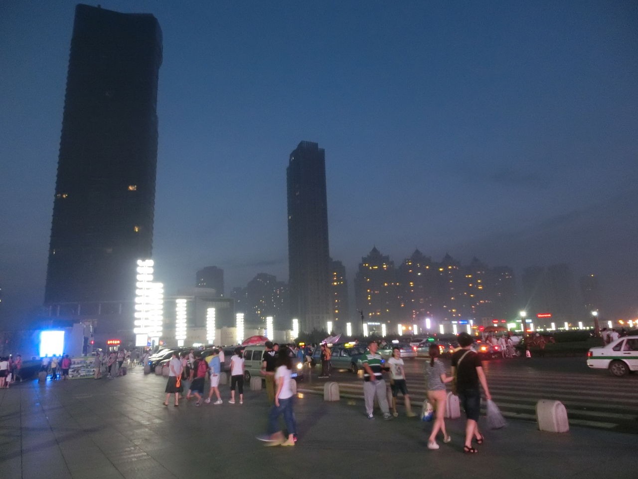 大連 夜の星海広場を見る 2日目 シーサーと私 大連 夜の星海広場を見る 2日目 シーサーと私