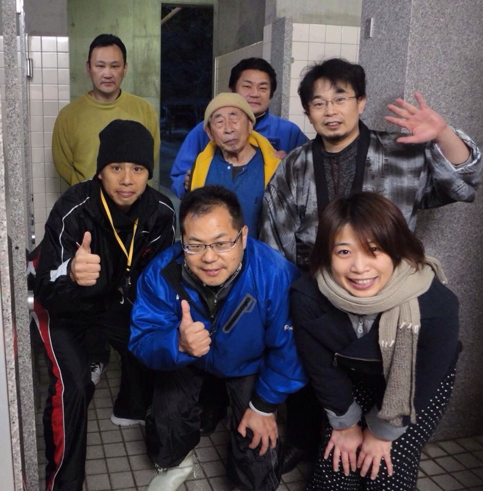 公衆便所掃除の会 In与止日女神社 上田 都 大野真如 の 学習我道法 公衆便所掃除の会 In与止日女神社 上田 都 大野真如 の 学習我道法