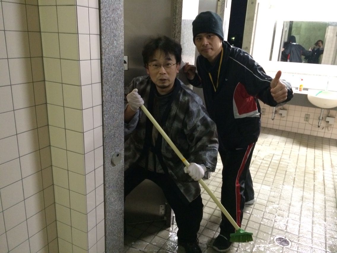 公衆便所掃除の会 In与止日女神社 上田 都 大野真如 の 学習我道法 公衆便所掃除の会 In与止日女神社 上田 都 大野真如 の 学習我道法