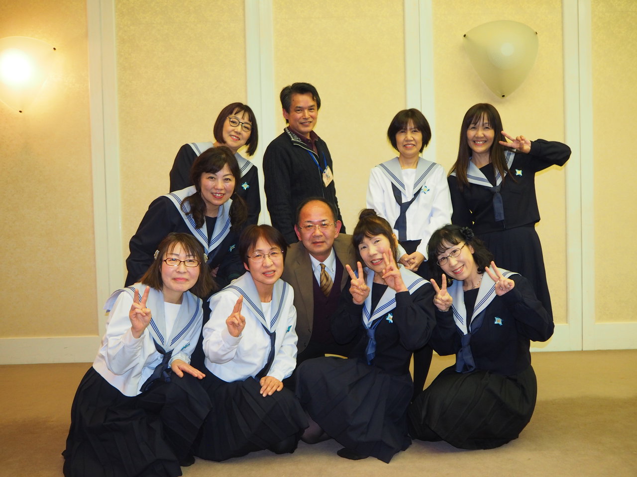 同窓会 Ukbダンサーズ胸元のあれは 上野高校第30回卒業生の懐かしいあの頃と今 同窓会 Ukbダンサーズ胸元のあれは 上野高校第30回卒業生の懐かしいあの頃と今