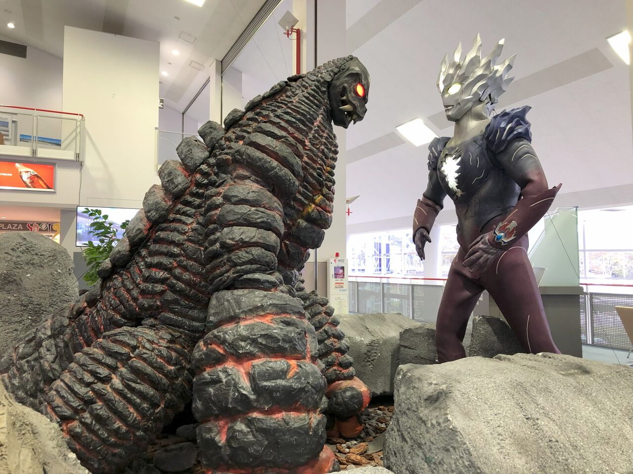 何年か前に行った福島空港 ウルトラマンの聖地だった : 斜面防災設計