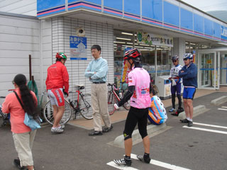 20070603ツールドthe王_川崎町今宿ローソン
