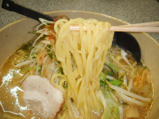 「どさんこ」みそラーメンUP